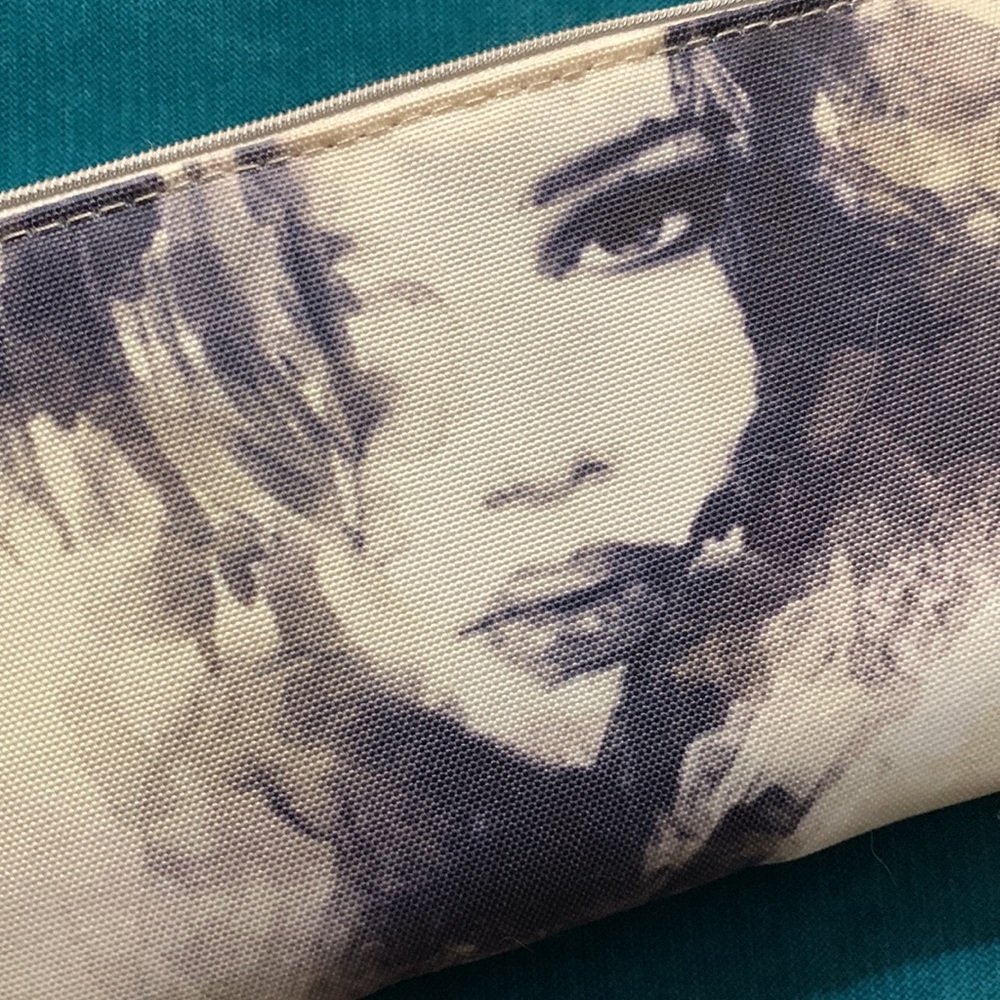 Accessory bag - Picture 3 of 10